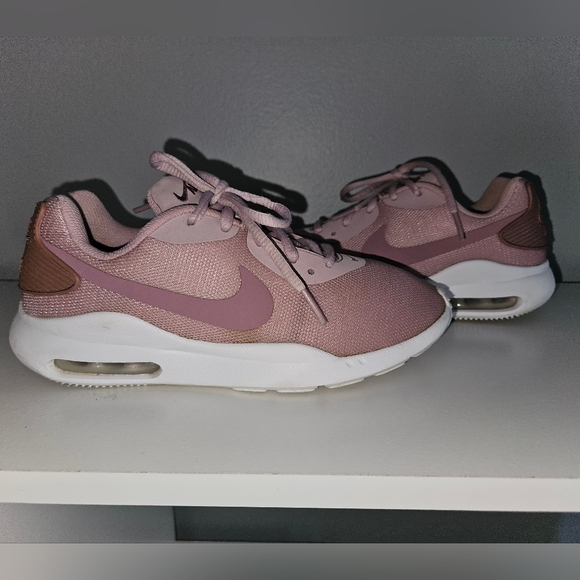 Nike Air Max Oketo Pink Athletic Shoes - Size 6 🩷 - Picture 5 of 10